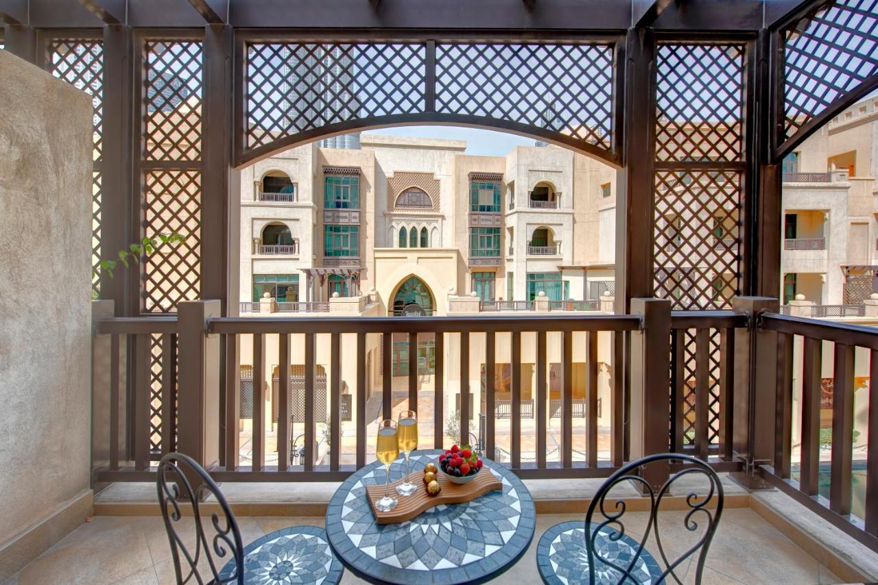 Durrani Homes - Souk Al Bahar Living Besides Burj Khalifa & Fountain ドバイ エクステリア 写真